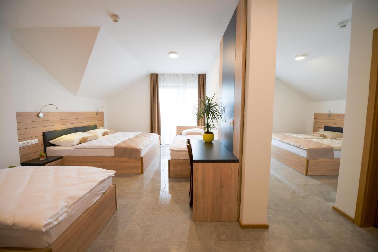 Hotel Baron Smlednik Eksteriør bilde